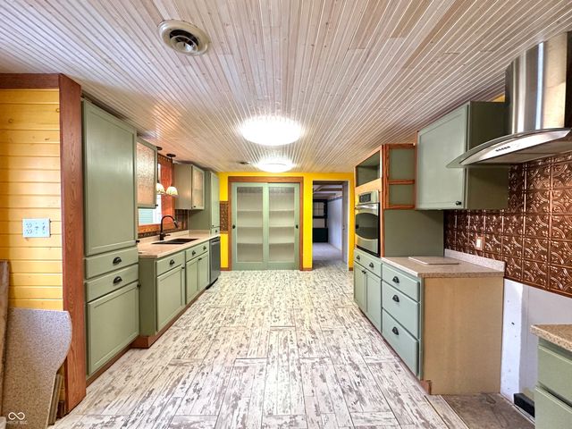 14712 Michael Drive, Leo, IN 46765