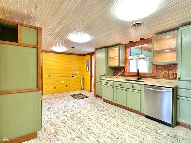 14712 Michael Drive, Leo, IN 46765