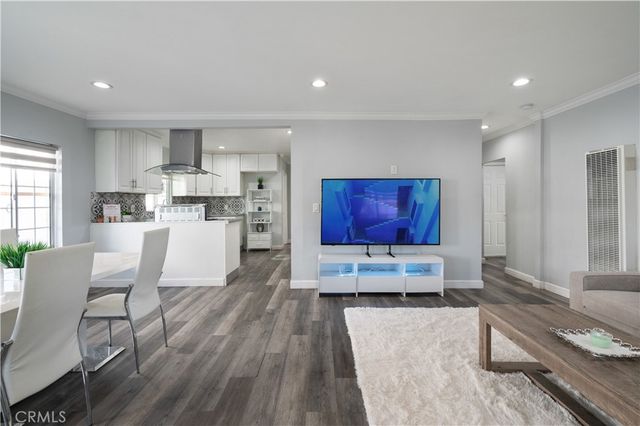 46 Pleasant Street, Long Beach, CA 90805