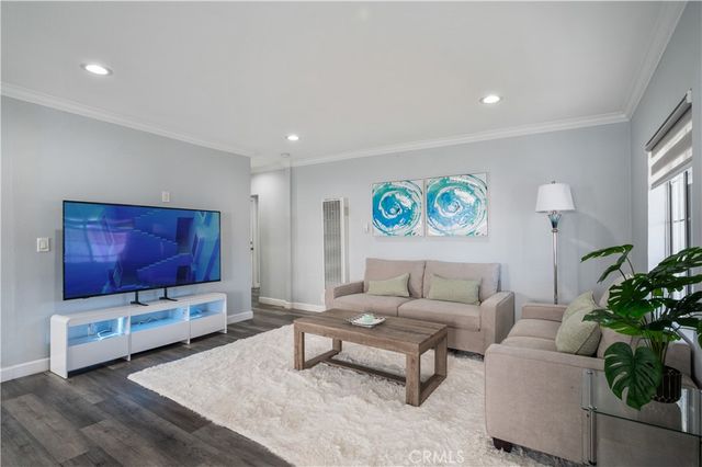 46 Pleasant Street, Long Beach, CA 90805