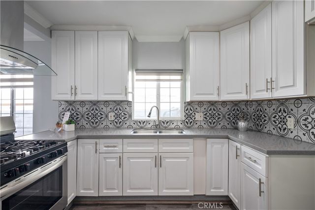46 Pleasant Street, Long Beach, CA 90805