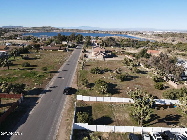 36447 Rozalee Drive, Palmdale, CA 93550