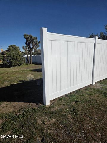 36447 Rozalee Drive, Palmdale, CA 93550