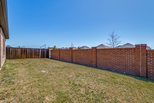 332 Braves Way, Lavon, TX 75166