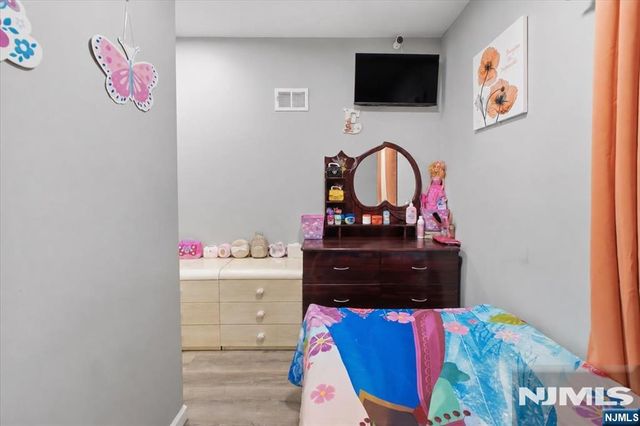 87 17th Street, Paterson, NJ 07524