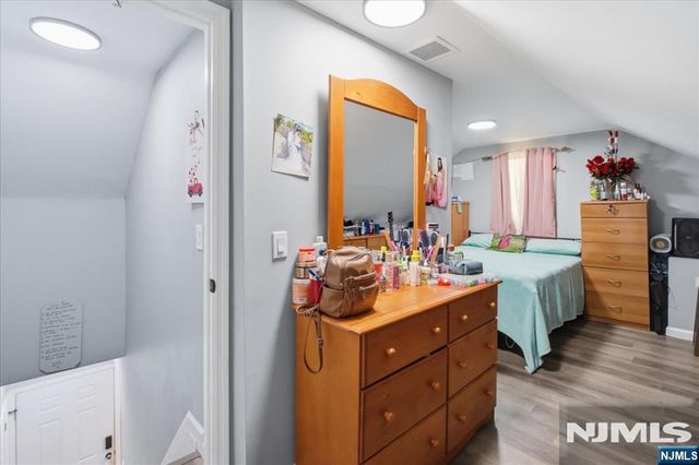 87 17th Street, Paterson, NJ 07524