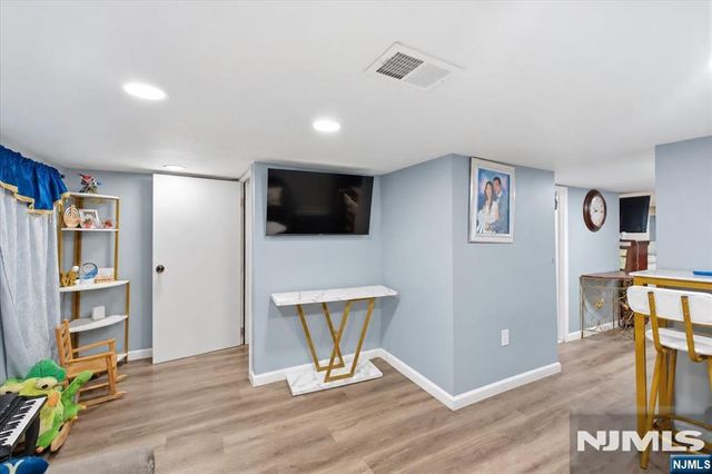 87 17th Street, Paterson, NJ 07524