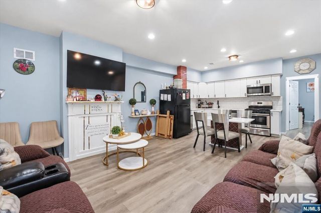 87 17th Street, Paterson, NJ 07524