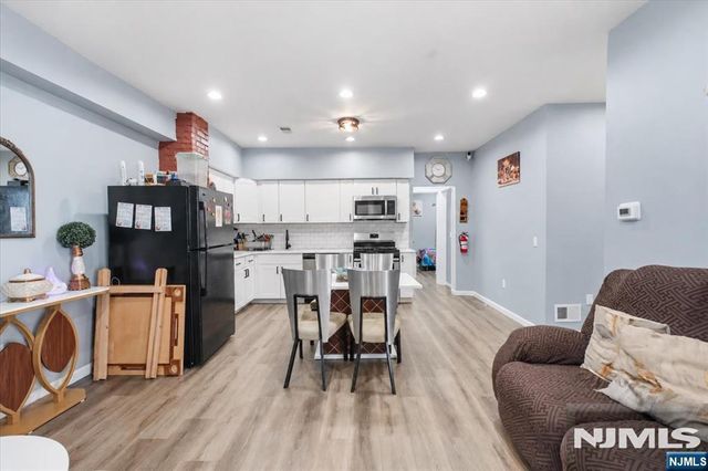 87 17th Street, Paterson, NJ 07524