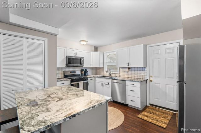 34441 Phyllis Street, Wayne, MI 48184