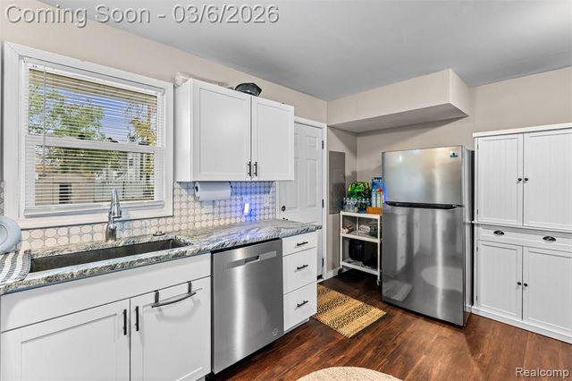 34441 Phyllis Street, Wayne, MI 48184