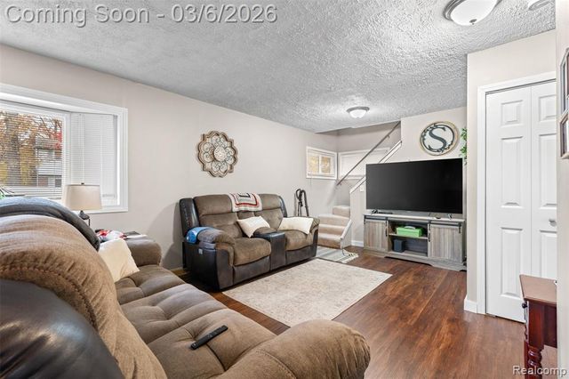 34441 Phyllis Street, Wayne, MI 48184