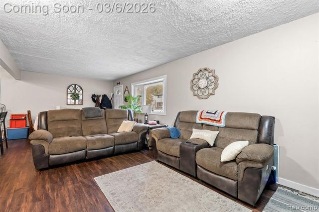 34441 Phyllis Street, Wayne, MI 48184