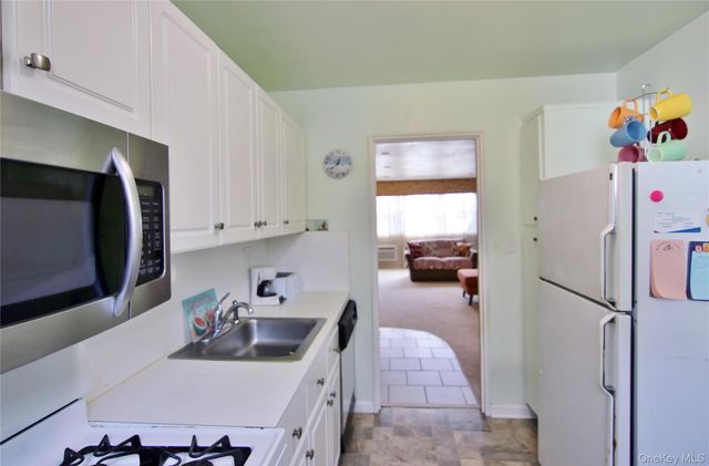 39 Avon Circle A, Rye Brook, NY 10573