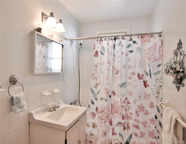 39 Avon Circle A, Rye Brook, NY 10573