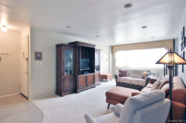 39 Avon Circle A, Rye Brook, NY 10573