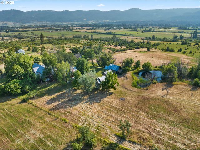 48212 CLEAR CREEK Rd, Halfway, OR 97834