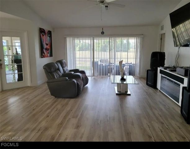 3805 NW 41st LN, Cape Coral, FL 33993