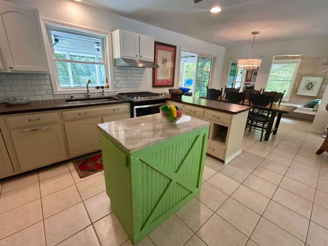 35 King Arthur Lane, Bristol, NH 03222