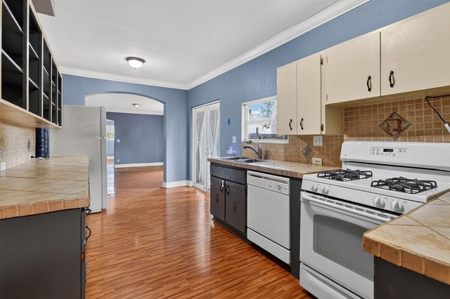 1005 Selkirk Street, West Palm Beach, FL 33405