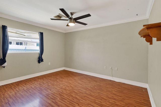 1005 Selkirk Street, West Palm Beach, FL 33405