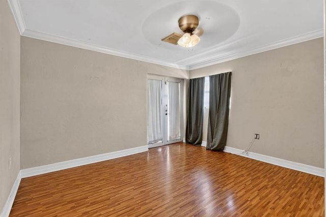 1005 Selkirk Street, West Palm Beach, FL 33405