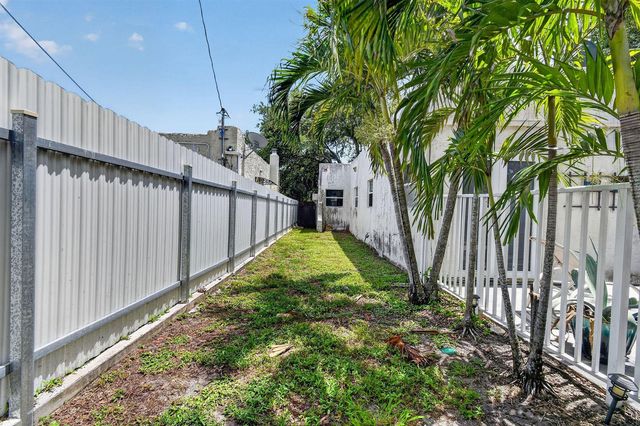 1005 Selkirk Street, West Palm Beach, FL 33405