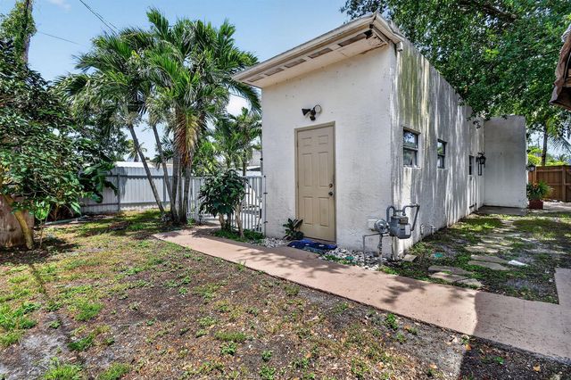 1005 Selkirk Street, West Palm Beach, FL 33405