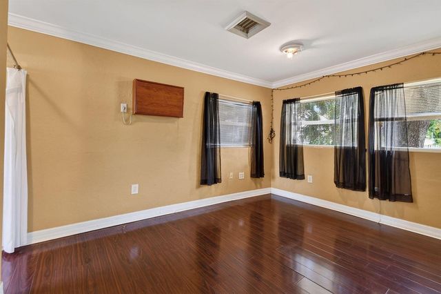 1005 Selkirk Street, West Palm Beach, FL 33405