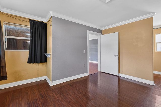 1005 Selkirk Street, West Palm Beach, FL 33405