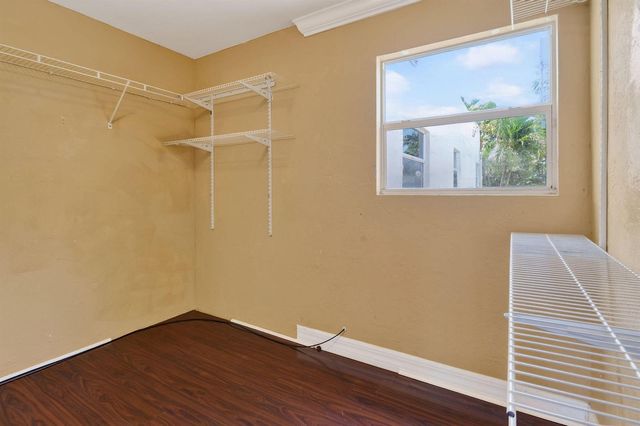1005 Selkirk Street, West Palm Beach, FL 33405