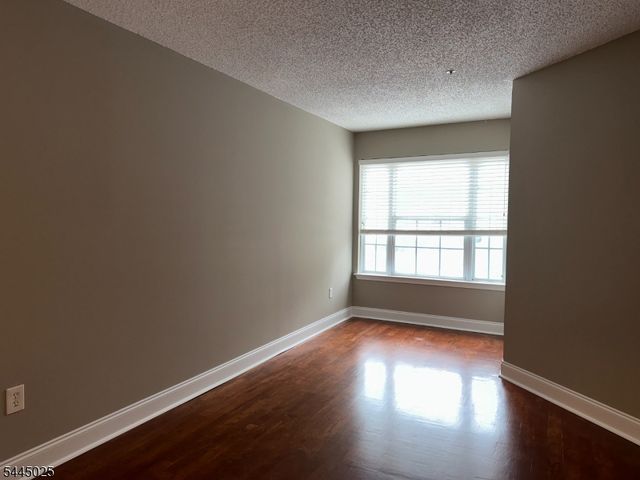 1047 Cambridge Court 1047, Mahwah Twp., NJ 07430