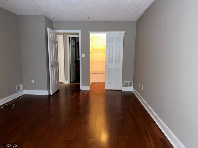 1047 Cambridge Court 1047, Mahwah Twp., NJ 07430