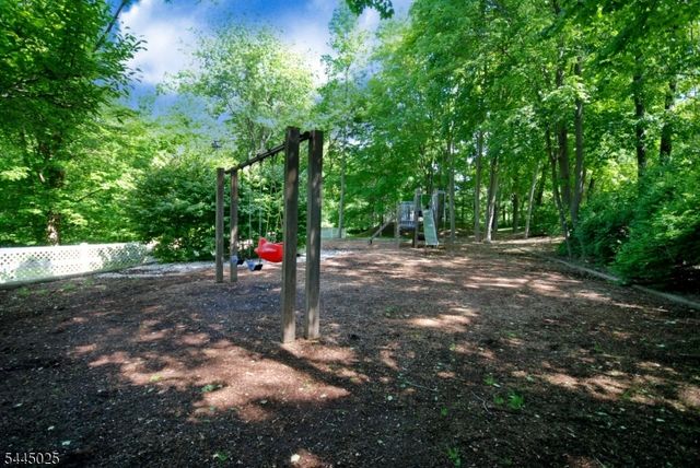 1047 Cambridge Court 1047, Mahwah Twp., NJ 07430