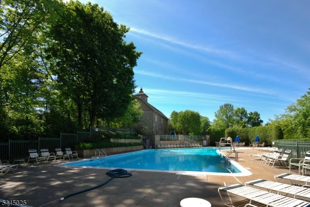 1047 Cambridge Court 1047, Mahwah Twp., NJ 07430