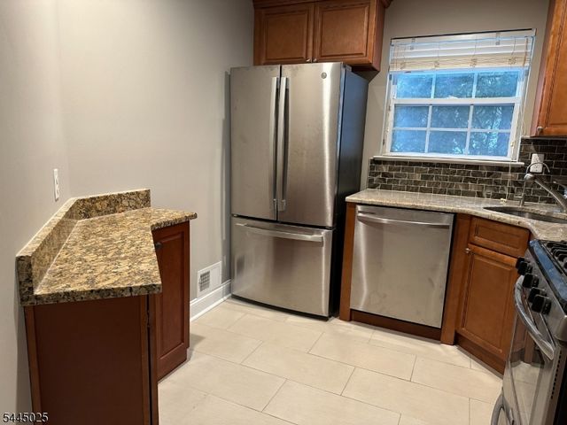 1047 Cambridge Court 1047, Mahwah Twp., NJ 07430