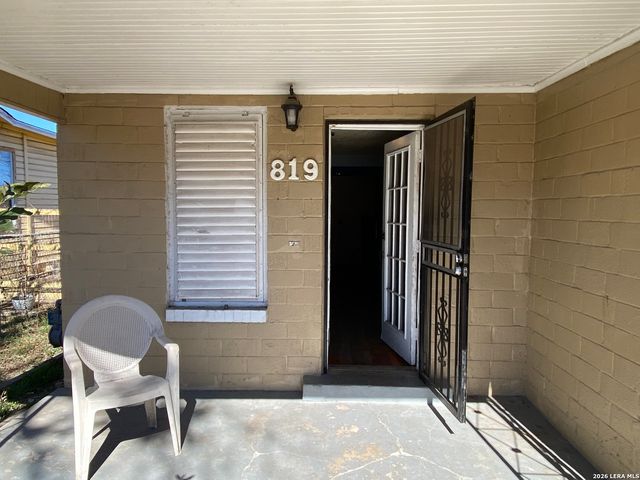 819 E Southcross, San Antonio, TX 78214