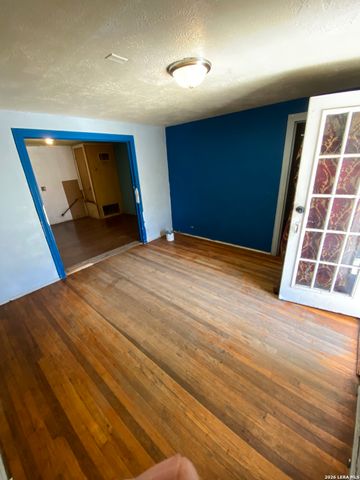 819 E Southcross, San Antonio, TX 78214