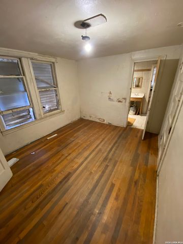 819 E Southcross, San Antonio, TX 78214