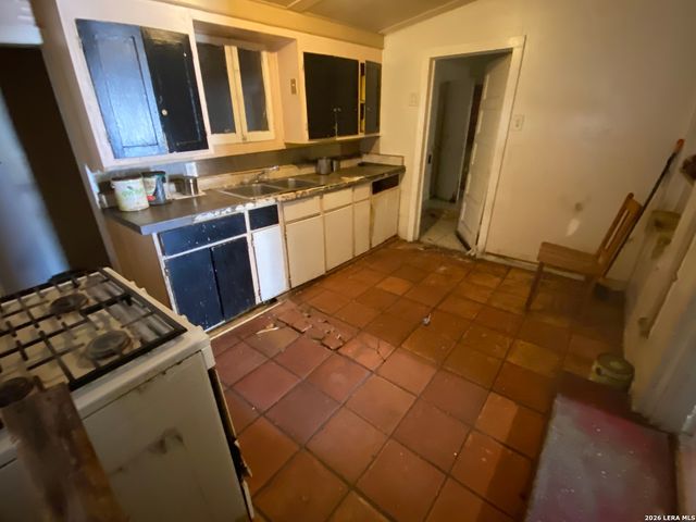 819 E Southcross, San Antonio, TX 78214