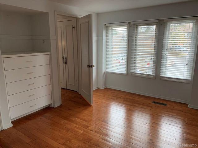 1867 CHIPPING WAY Court, Bloomfield Charter Township, MI 48302
