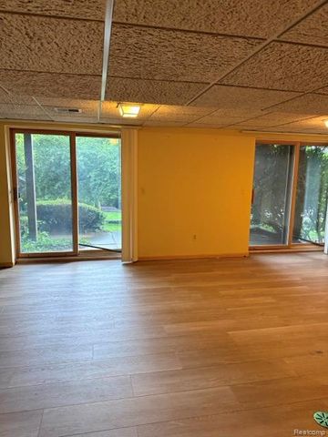 1867 CHIPPING WAY Court, Bloomfield Charter Township, MI 48302
