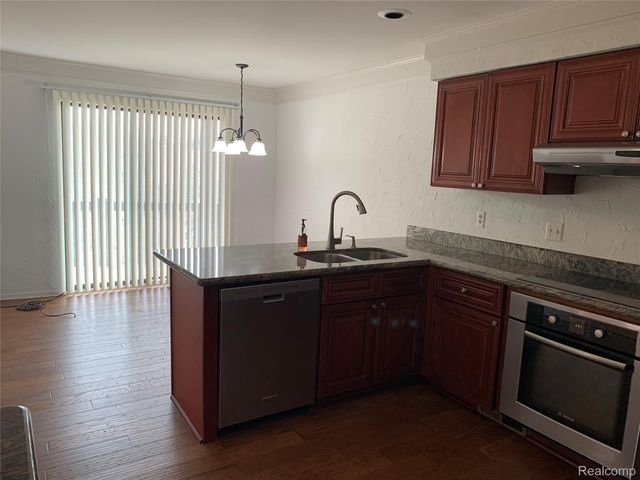 1867 CHIPPING WAY Court, Bloomfield Charter Township, MI 48302