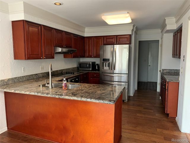 1867 CHIPPING WAY Court, Bloomfield Charter Township, MI 48302