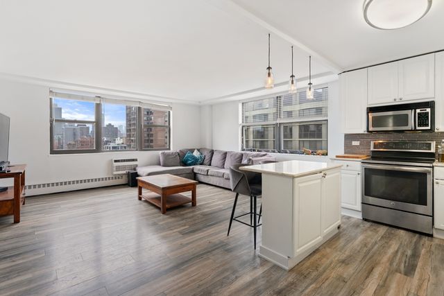 1445 N State Parkway 1904, Chicago, IL 60610