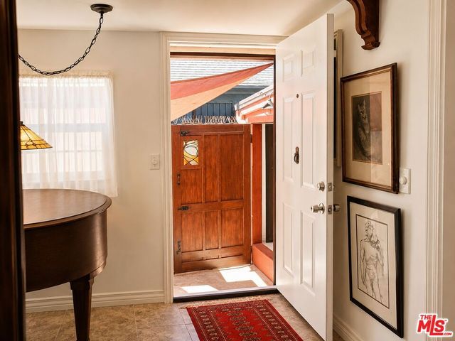 657 W 66th Street, Los Angeles, CA 90044