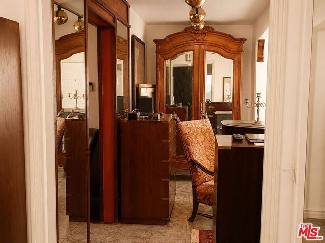 657 W 66th Street, Los Angeles, CA 90044