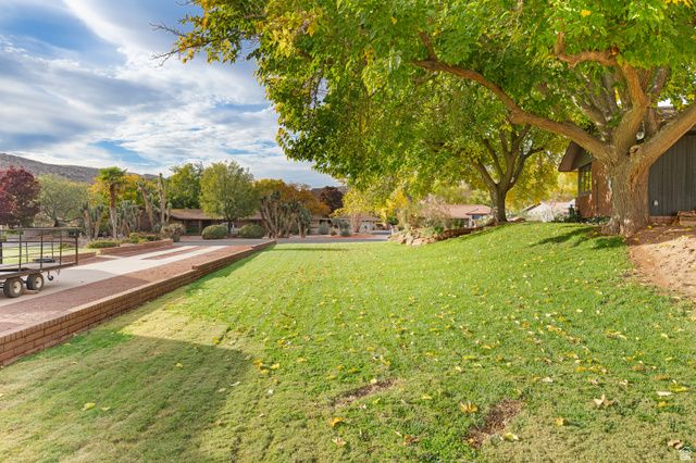 3009 S JACOB HAMBLIN DR, St. George, UT 84790