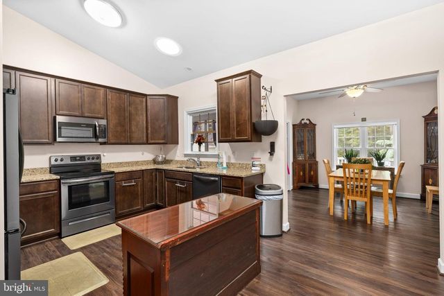 108 STRATFORD CIR, Colonial Beach, VA 22443