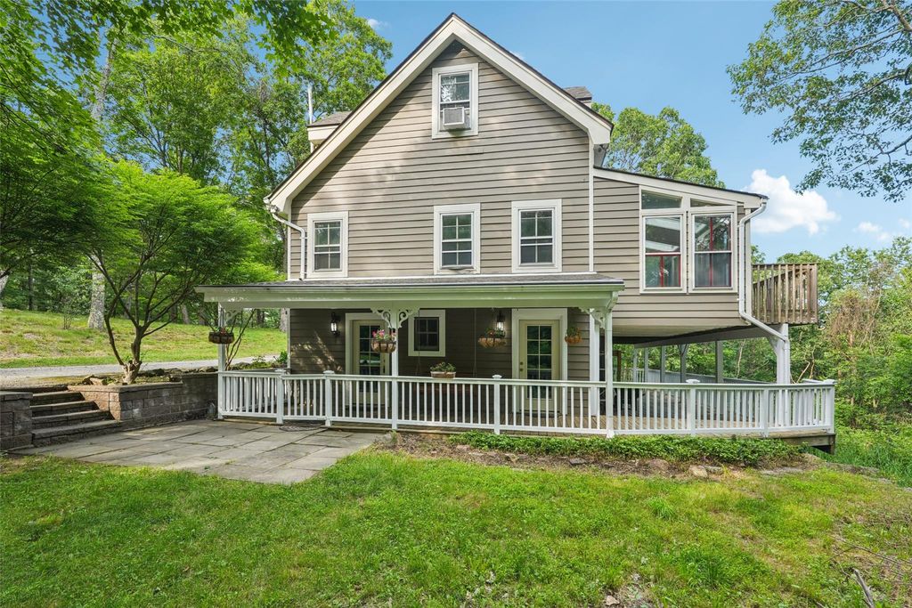 25 Cascade Lake Road, Warwick, NY 10990